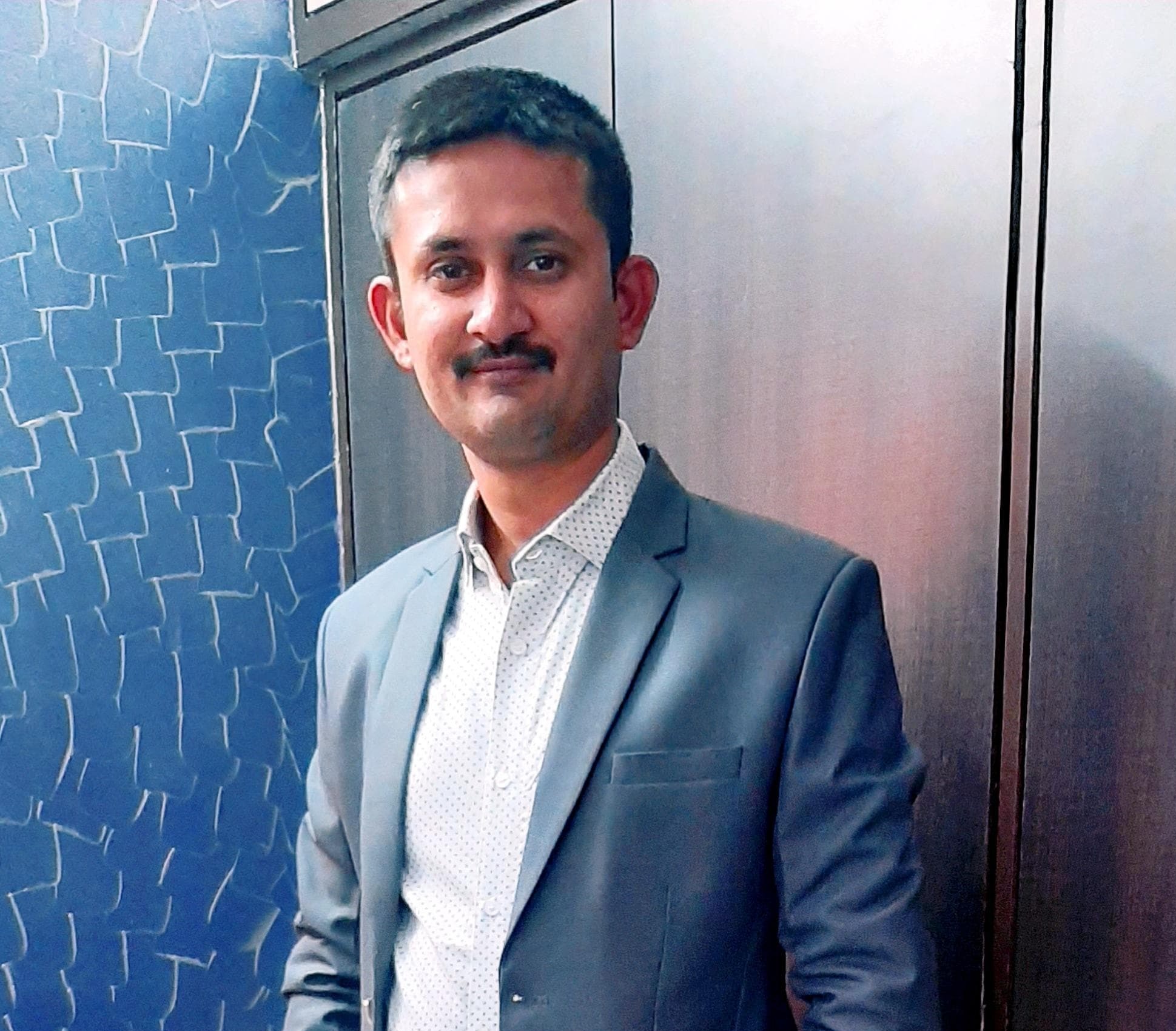 નિકુલભાઈ અર્જુનભાઈ આહીર 