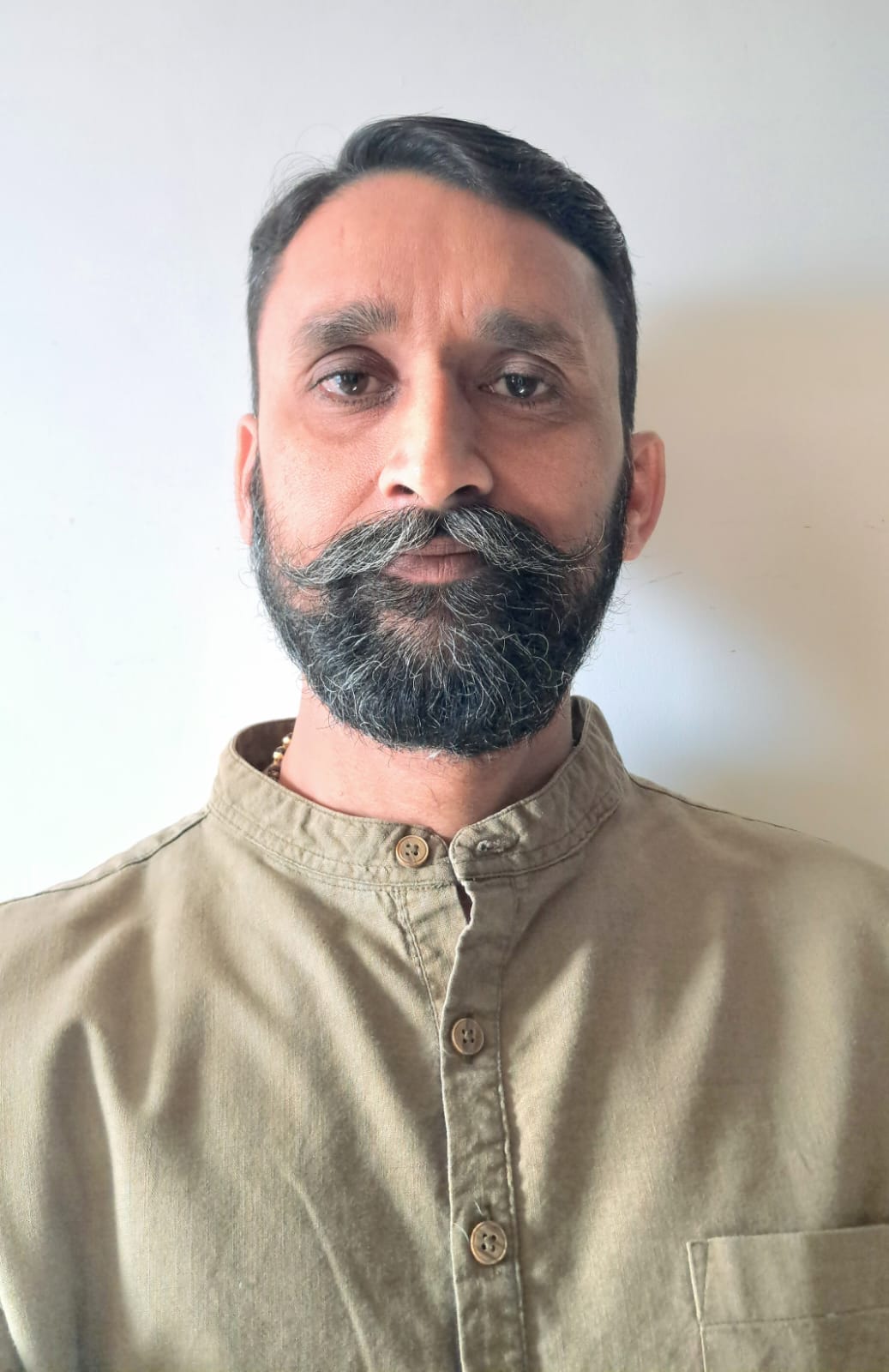 વિજયભાઈ રાયધનભાઈ કુંભરવાડીયા 
