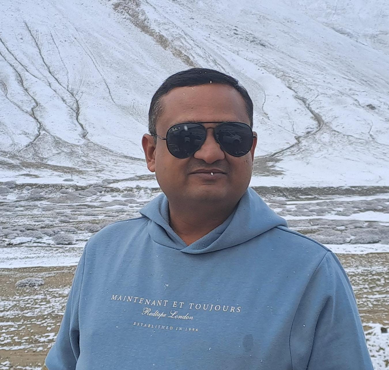સંજયભાઈ ભાદાભાઈ બોરખતરીયા 